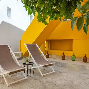Bright & Spacious With Orange Tree Patio, By Timecooler , Lisboa Portugal